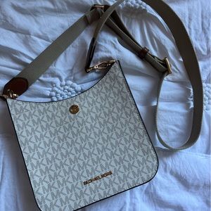 Michael Kors crossbody!